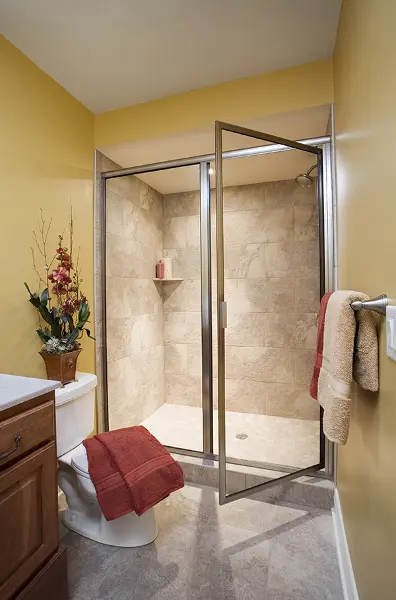 Glass Shower Doors: What to Know Before You Buy